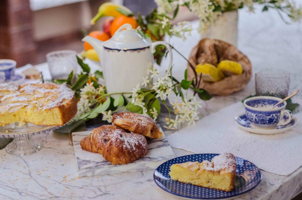 B&B L' Orangerie ปิเอตราซานตา ภายนอก รูปภาพ